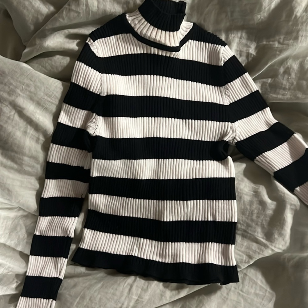 Striped cropped top